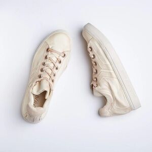 NWOT Culture of Brave Individual Courage Chalk OD1 Women Sneakers